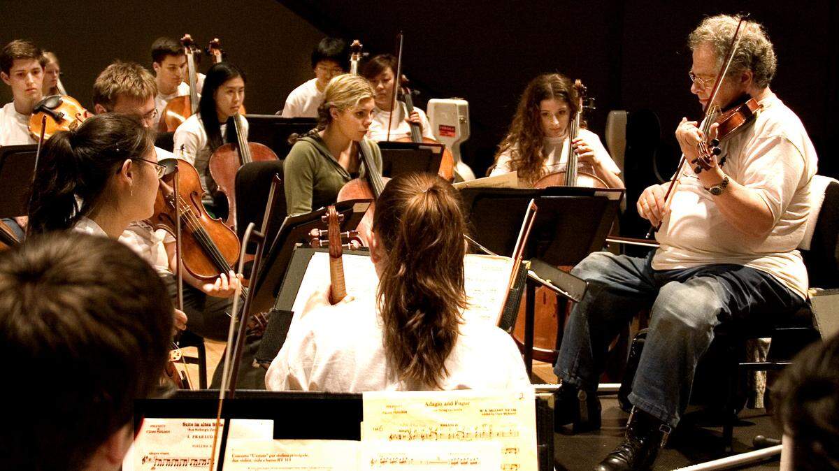 Itzhak Perlman conducts a class during a past Perlman Music Program winter residency.HERALD FILE PHOTO