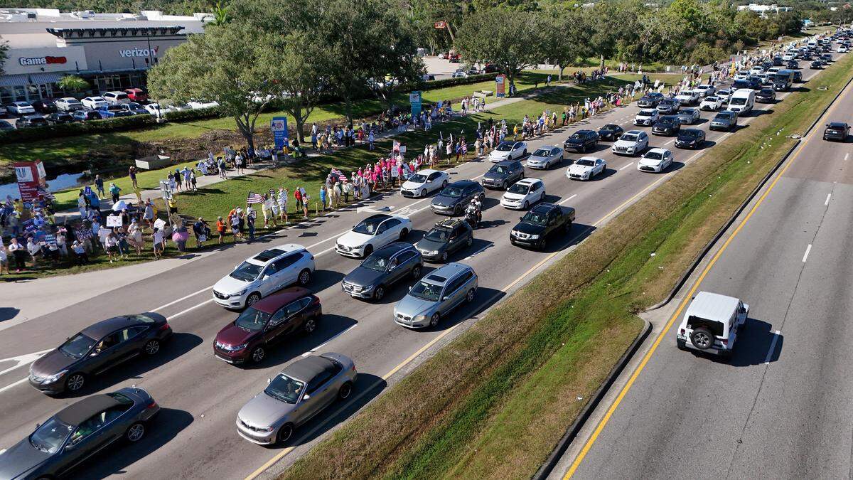 Thousands attended the No Kings protest organized by Indivisible Manatee near the University Town Center along University Parkway in Sarasota during one of the hundreds of rallies held across the country on Saturday, Oct. 18, 2025.