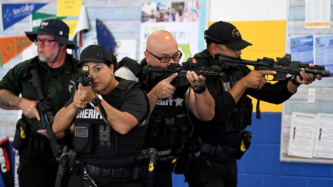 How school resource officers train with Manatee sheriff’s SWAT team for active shooters