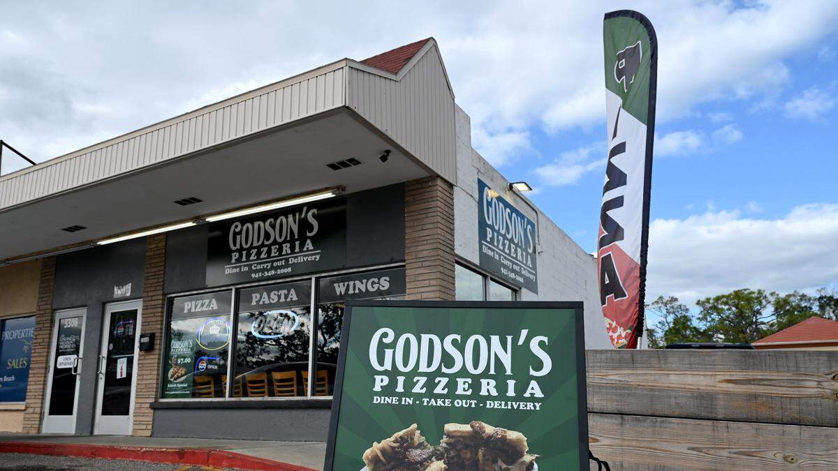 Godson’s Pizzeria at 3306 Manatee Ave. West serves pizza, wings, subs and more.