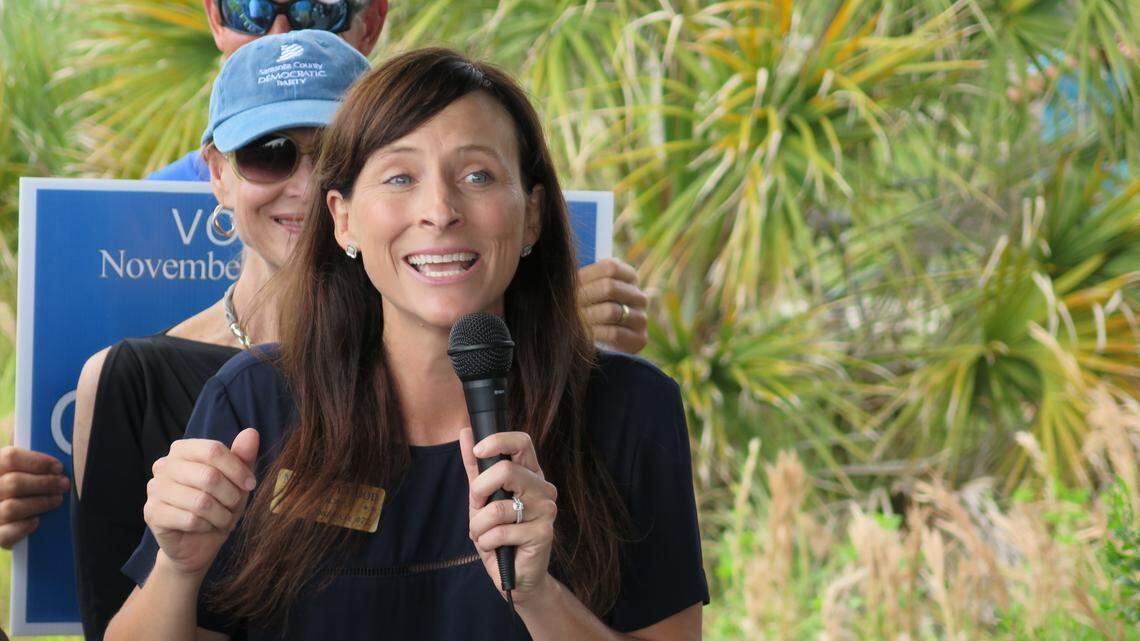 State House Rep. Margaret Good, D-72, announced that she outraised Rep. Vern Buchanan’s campaign by more than $100,000 last quarter in an effort to take his seat in U.S. Congress. In this Bradenton Herald file photo, Good speaks at a 2018 campaign event in Siesta Key.