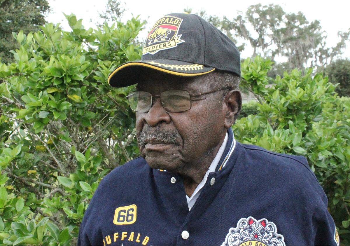 11/11/2014-- Steve Lewis of Bradenton, who served in the all-Black Ninth Cavalry Regiment of the U.S. Army in the early days of World War II, died this month at age 99.