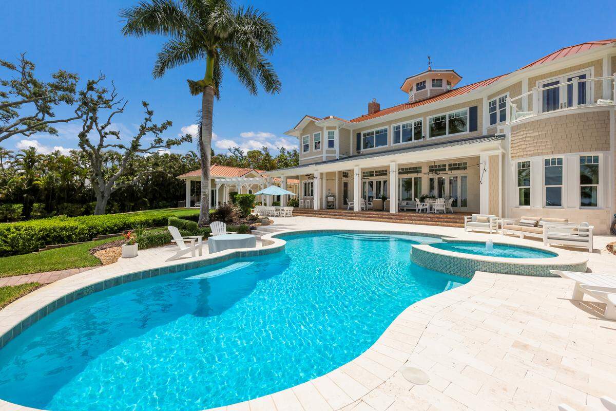 Vista Del Fiume, an estate located on three acres on the Manatee River in Northwest Bradenton, is on the market. The property has over 7,000 square feet of living space, a chef's kitchen and three boat lifts. The property is located at 1707 71st Street Northwest, Bradenton.
