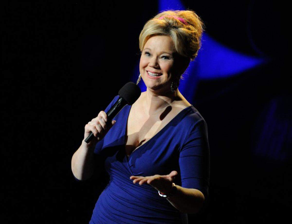 Actor and comedian Caroline Rhea will perform at McCurdy’s Comedy Theatre in Sarasota on Friday and Saturday.