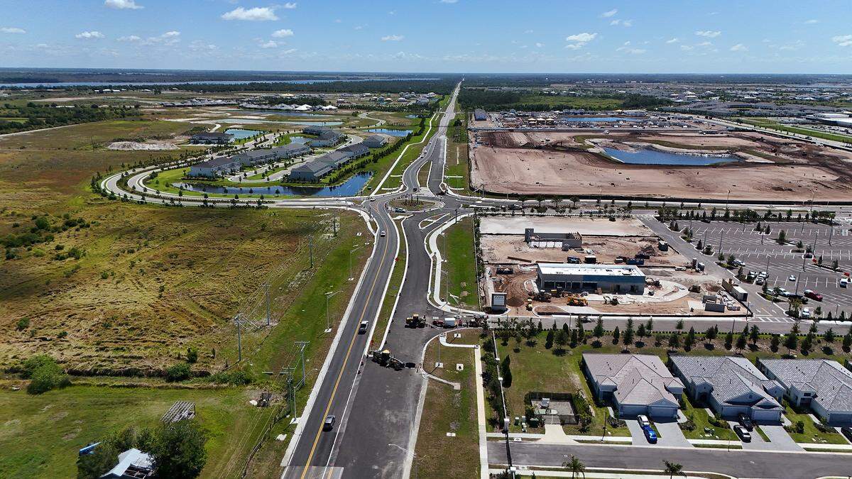 A commercial complex with a grocery store, daycare center, storage facility and more is coming to State Road 64 after approval from Manatee County officials. The area near Uihlein Road is pictured on April 28, 2026.