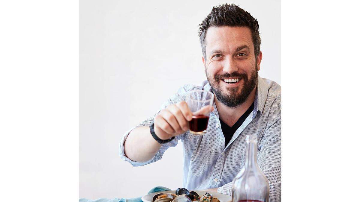 Celebrity chef Fabio Viviani plans to be in Bradenton on Monday and Tuesday, May 13-14, for the grand opening of Taverna Toscana, 1301 Sixth Ave. W.