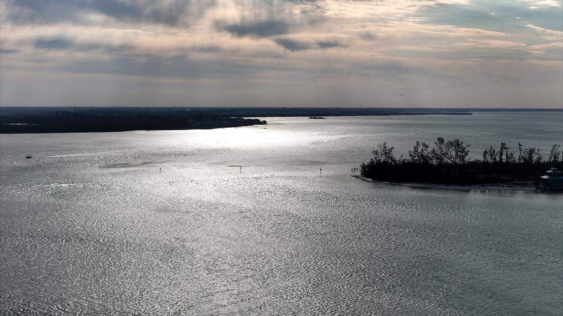 Broken pipe spills 14,000 gallons of sewage into Sarasota Bay, city says