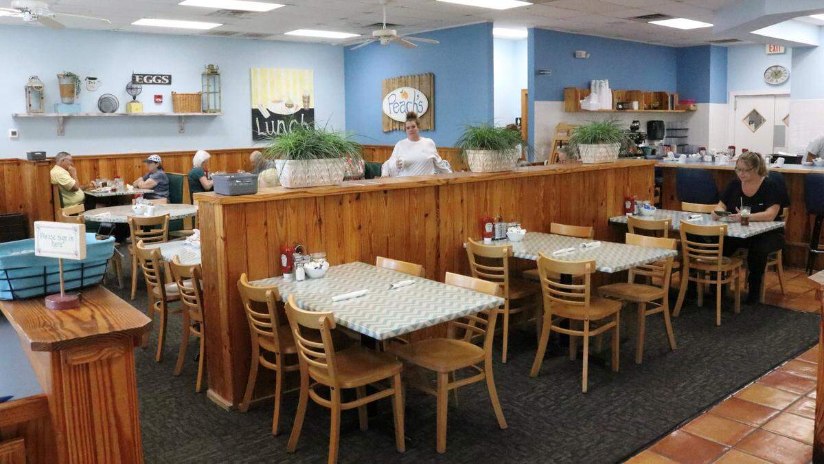 Peach’s, a local restaurant chain with the motto “fresh, fast and friendly,” closed three of its eight Southwest Florida locations in 2024.