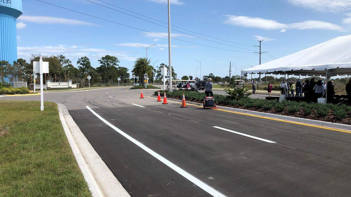 The completion of Lakewood Ranch Boulevard intersection with Fruitville Road provides a north-south alternative to Interstate 75. It is now possible to drive from Parrish along Fort Hamer Road to Upper Manatee River Road and Lakewood Ranch Boulevard to Fruitville.