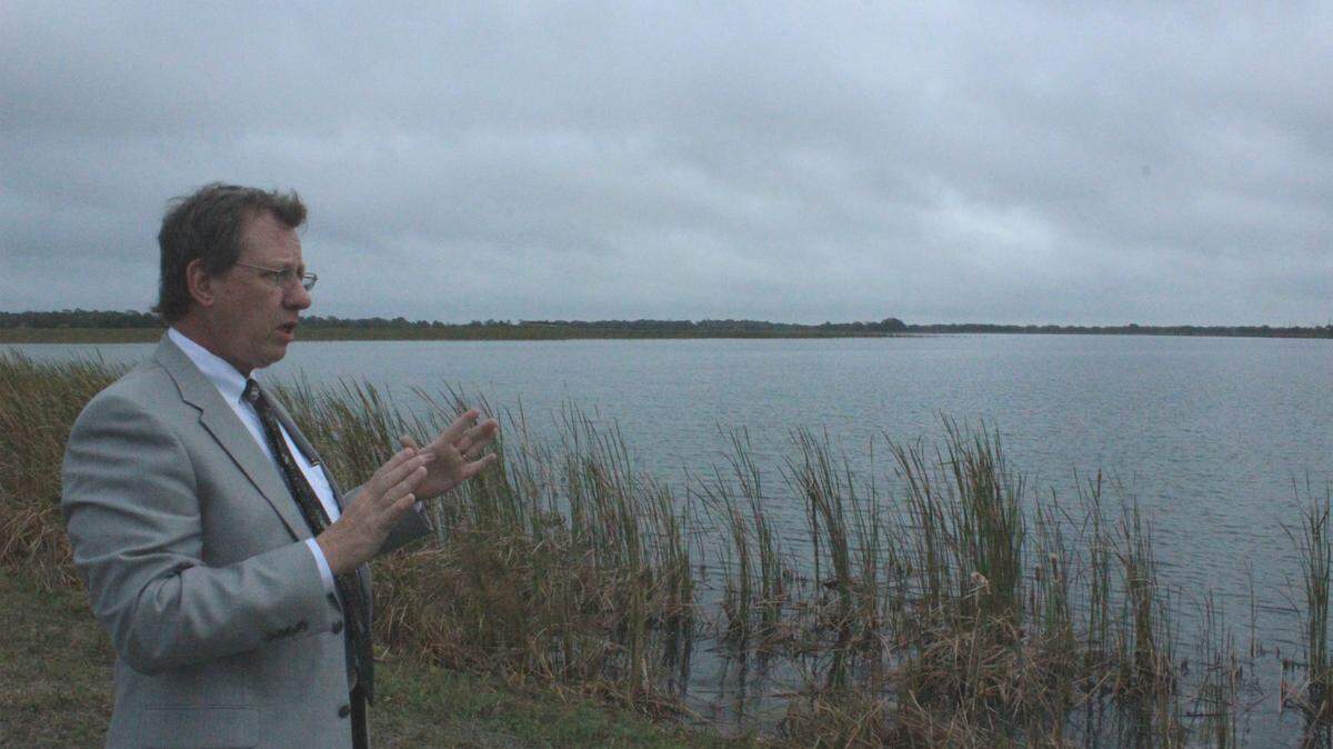 Ricjhard Bedford discusses plans for Lakewood Ranch's Waterside community in Sarasota County. 
 JAMES A. JONES JR./Bradenton Herald