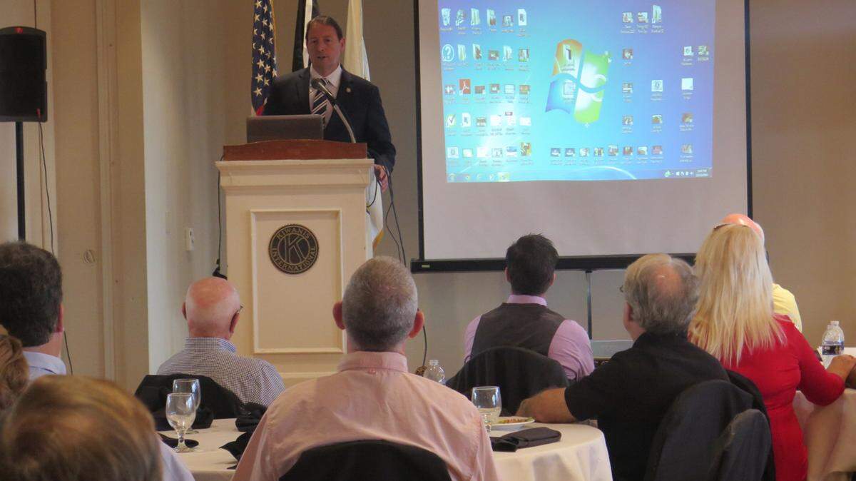 Sen. Bill Galvano, R-Bradenton, speaks to the Bradenton Kiwanis Club Tuesday afternoon about redistricting in Florida and the upcoming legislative session. KATE IRBY/Bradenton Herald