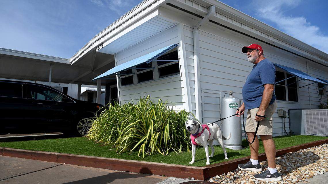 ‘You never know.’ Bradenton residents evacuate, prepare for Hurricane Helene’s impact