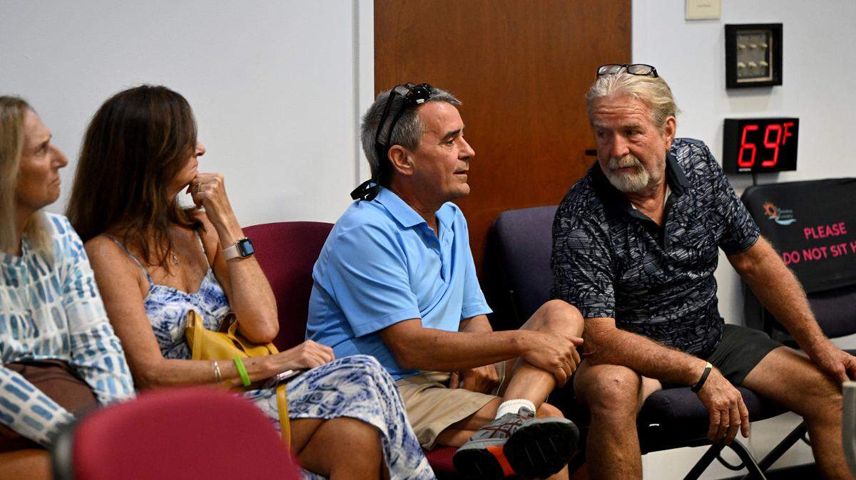 Manatee County residents attend a land use meeting for Linger Lodge rezone and preliminary site plan on Tuesday, Sept. 7, 2023.
