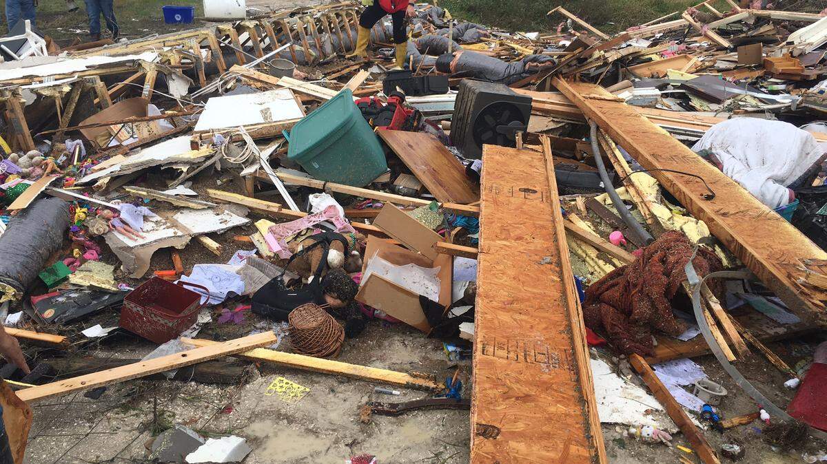 A tornado that roared through Duette early Sunday destroyed a mobile home and killed two people. 
 RICHARD DYMOND/Bradenton Herald