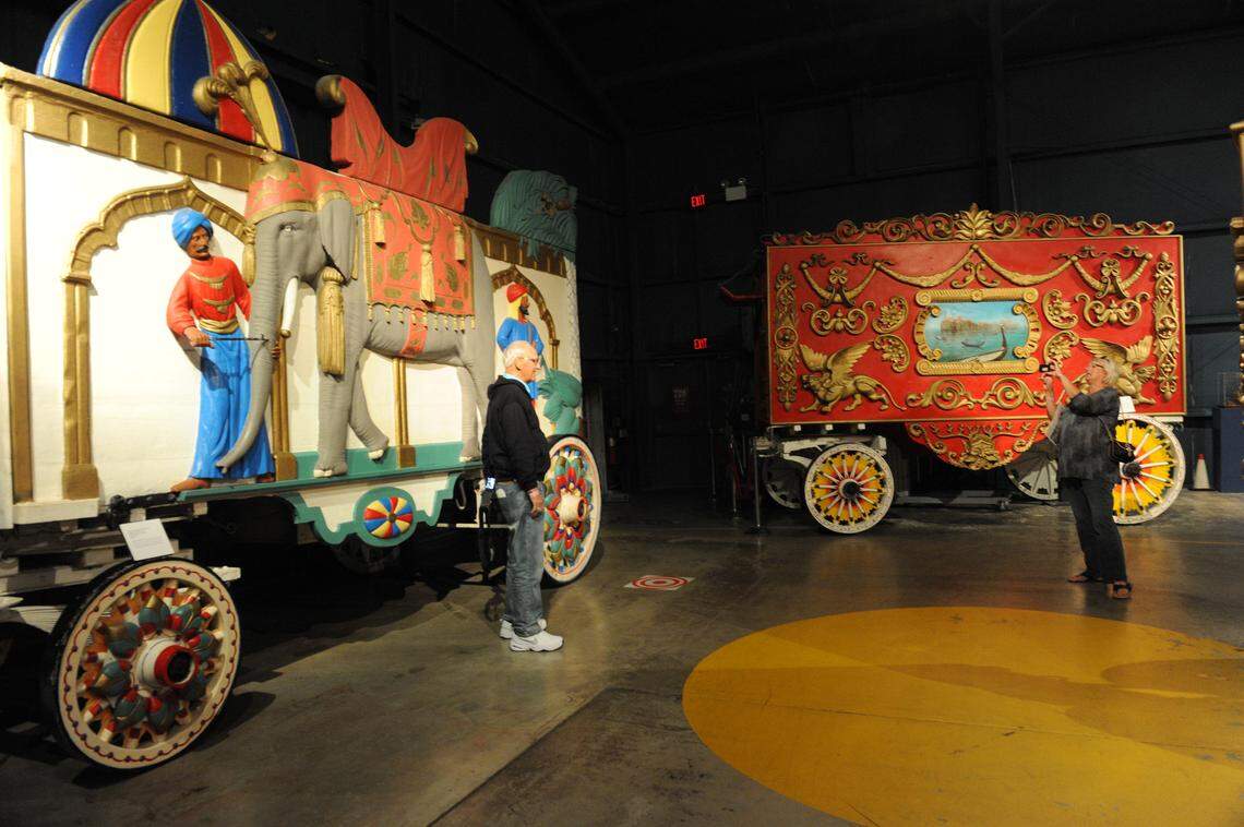 0222_BRLO_woodcarvers