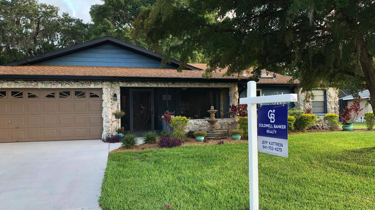 6/12/2021--For the second consecutive month, the price of existing single-family houses in the Bradenton area broke $400,000 in May. The median price, the exact midpoint of all houses sold, was $75,000 greater than a year ago.