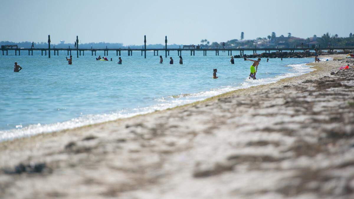 A no-swim advisory has been lifted for North Bayfront Park on Anna Maria Island, according to the Florida Department of Health in Manatee County.