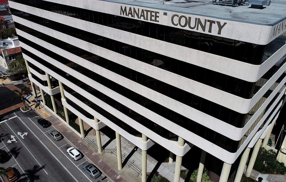 Manatee County’s six-story parking garage in downtown Bradenton will need to be replaced after an engineering inspection found signs of deterioration, Manatee County officials said. Replacing the structure is expected to cost $33 million.