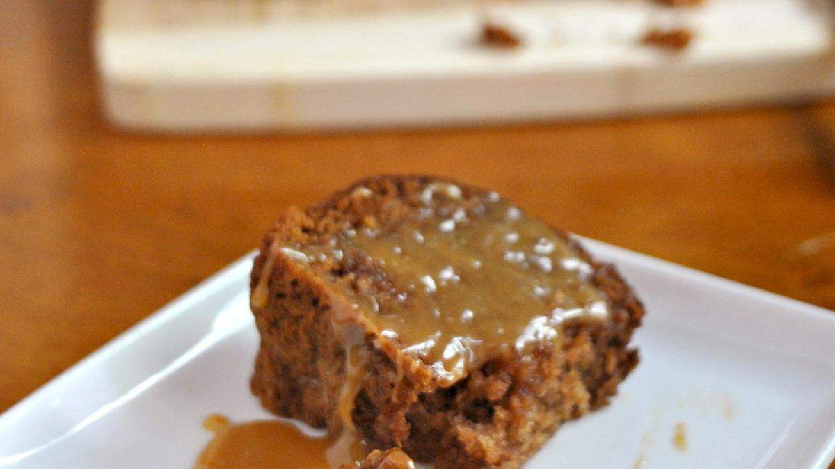 Gingered Applesauce Cake. GRETCHEN MCKAY/Pittsburgh Post-Gzette