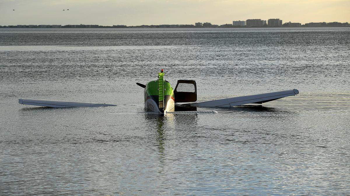 11/09/21—A small airplane made an emergency landing in shallow waters in south Bradenton on Tuesday afternoon, according to Manatee County Emergency Communications Center.