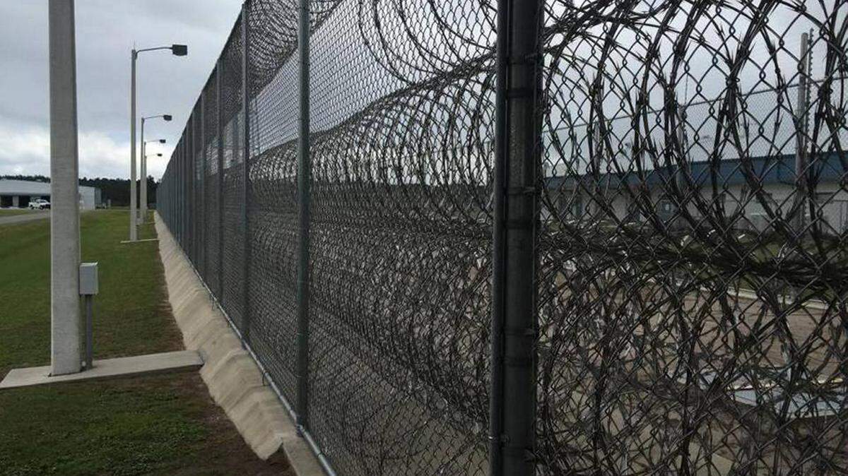 A Florida corrections guard was stabbed in Central Florida. Miami Herald file photo.