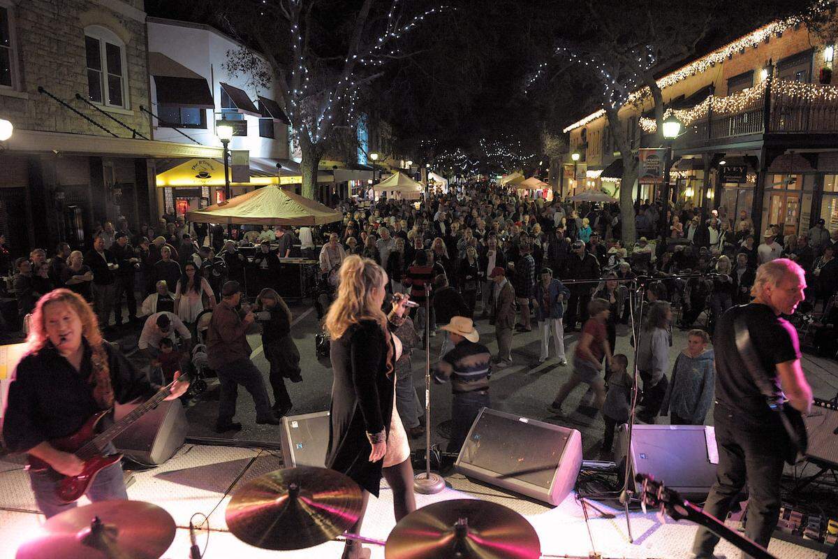 Revelers pack downotwn Bradenton as the band performs during a past Main Street Live New Year’s Eve celebration.
