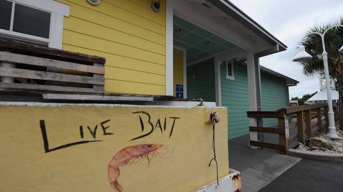 The Anna Maria Oyster Bar is renovating the restaurant space on the Bridge Street Pier. Several near by shops on the pier are vacant, including a bait shop. 
 GRANT JEFFERIES/Bradenton Herald