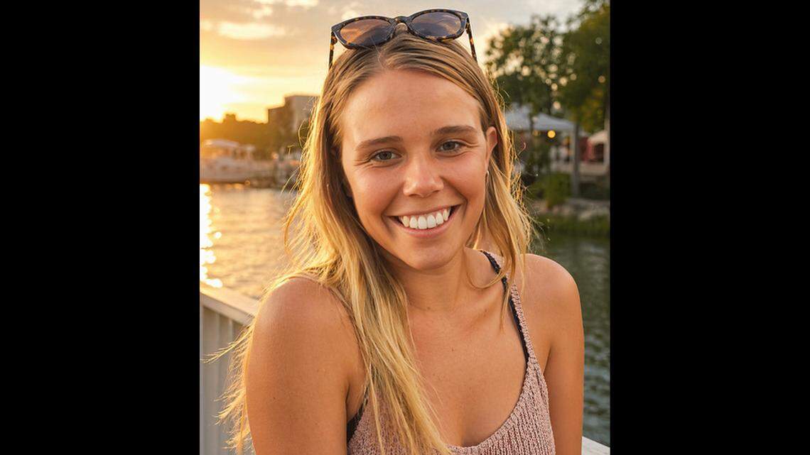 ‘She saw the good in everyone.’ Father mourns woman killed in Manatee stabbing