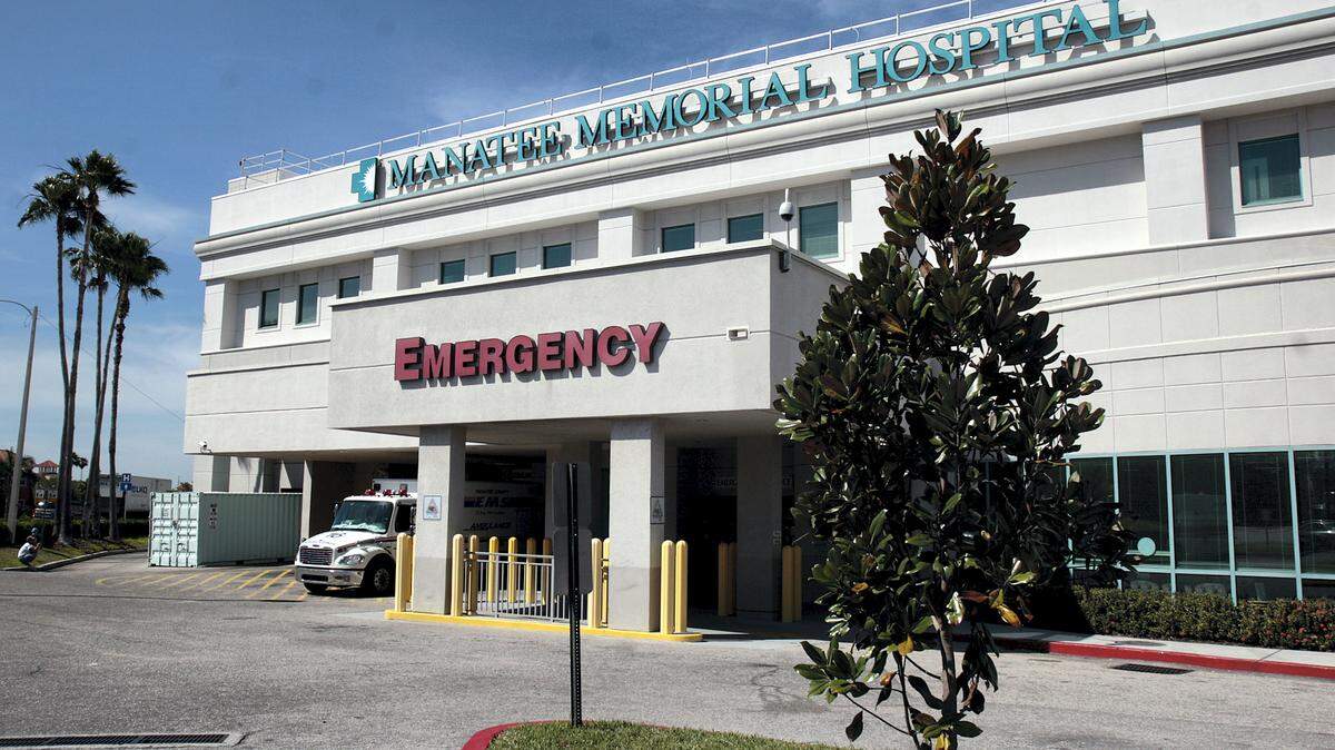 TIFFANY TOMPKINS-CONDIE/ttompkins@bradenton.com 
 The emergency room entrance of Manatee Memorial Hospital.