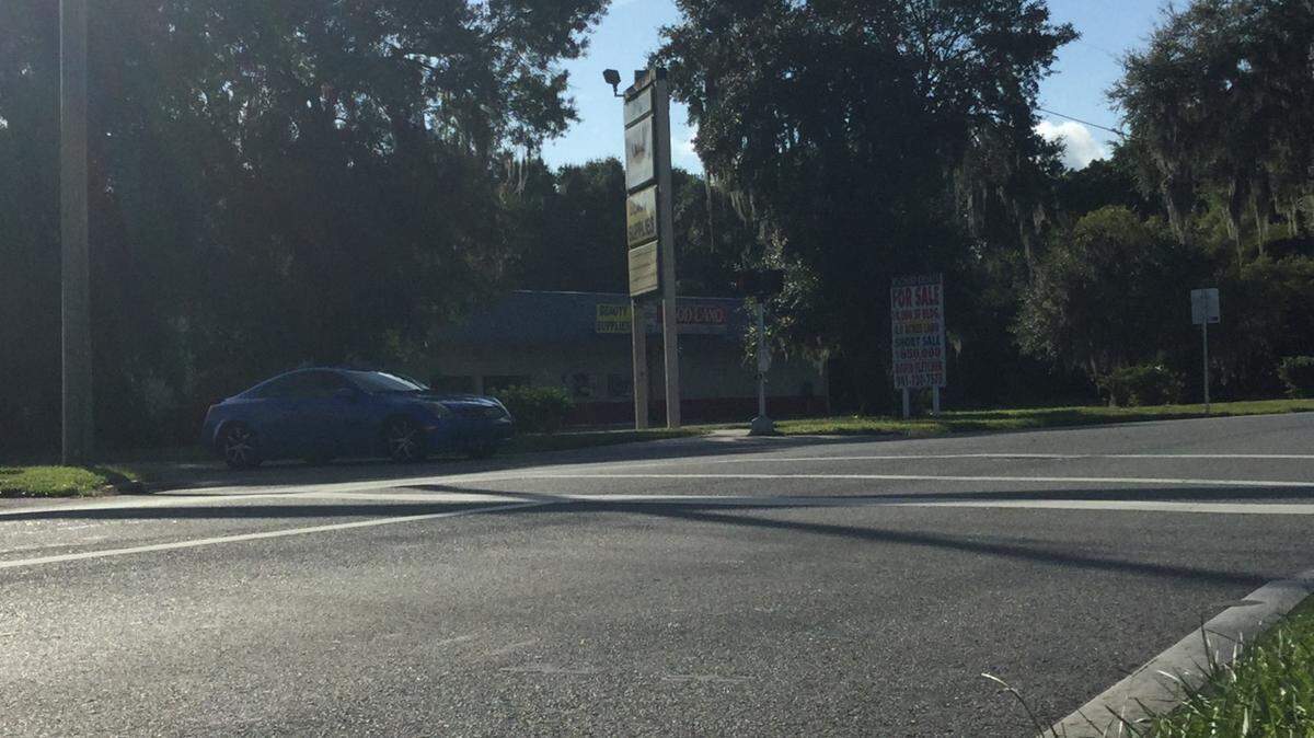 The intersection at Martin Luther King Jr. Boulevard and 15th Street East is scheduled to undergo a transformation in the spring of 2018. The traffic light will be removed in favor of a roundabout to keep traffic flowing in an area known to back up, especially for southbound traffic. MARK YOUNG/Bradenton Herald