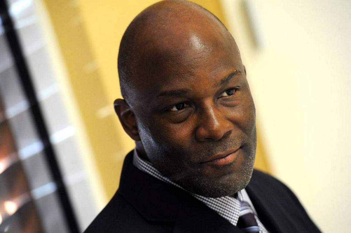 Bradenton Housing Authority Executive Director Ellis Mitchell Jr. is under fire from accusations that he unduly threatens residents with eviction if they complain about him and at least one former staff member recently fired said it was in retaliation for speaking out against him for creating a hostile work environment.