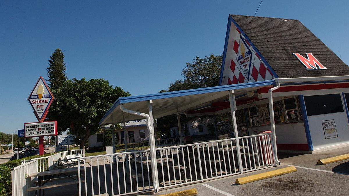 A birthday greeting is left on the marquee of the Shake Pit for someone at Manatee High School in May 2008 in Bradenton. Brian Blanco/The Herald