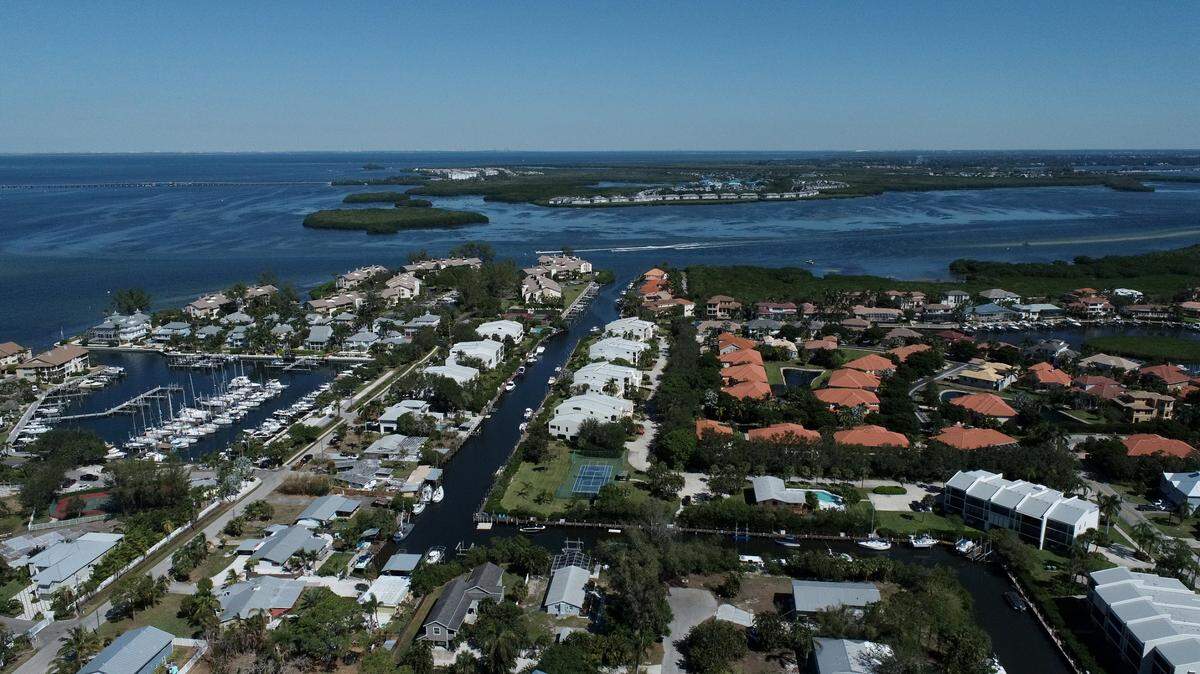 The Florida Department of Environmental Protection has proposed adding Anna Maria Sound to the state’s list of impaired waters due to an overabundance of nutrients in the water. Looking north towards the Anna Maria Island Bridge from the Cortez Bridge with the mouth of the Manatee River visible, Tuesday, Oct. 17, 2023.