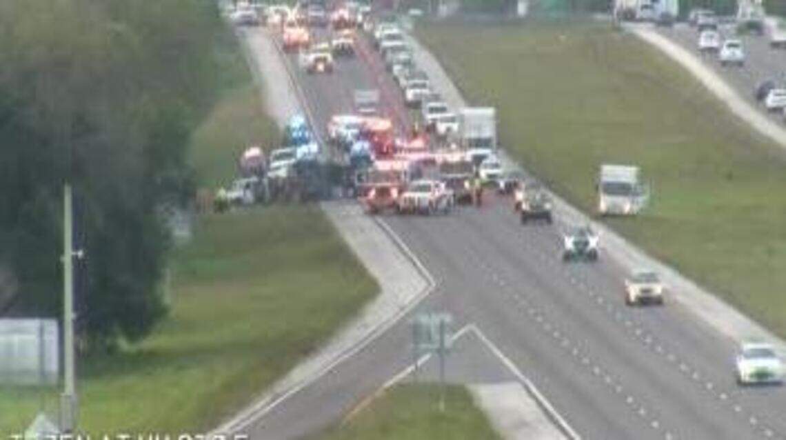 3 killed in multi-vehicle crash on Interstate 75 in Sarasota ...