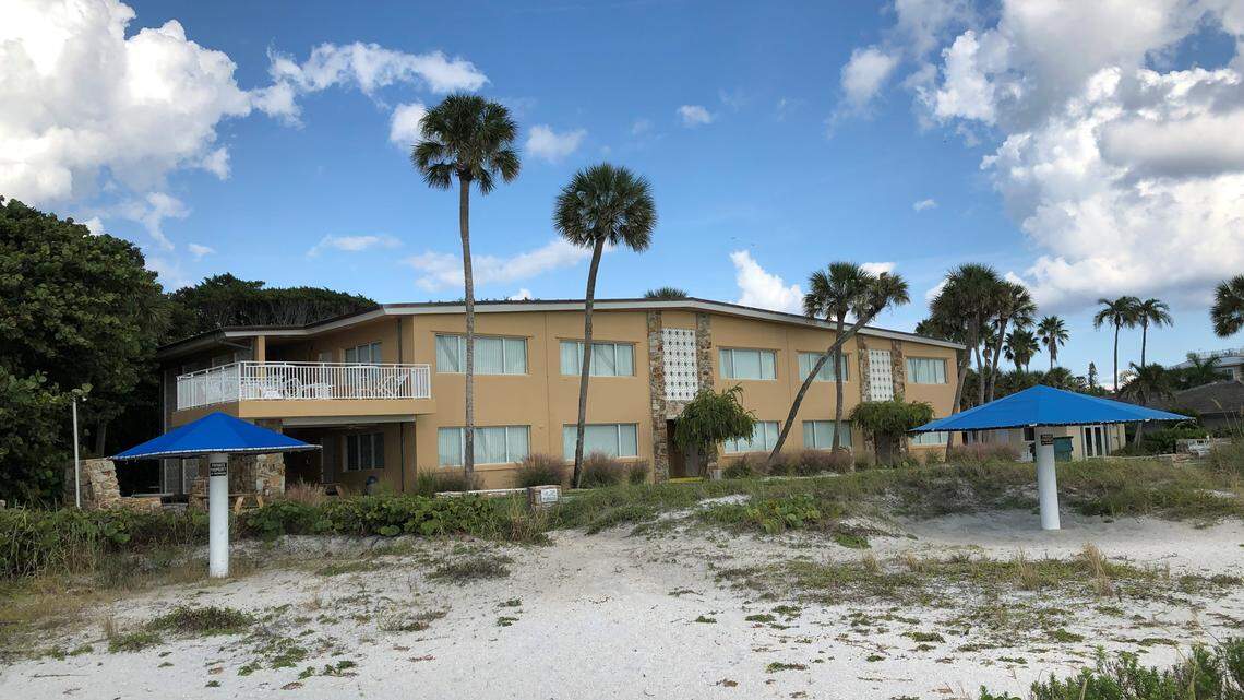 Anna Maria hotel sells for $8.825M. The question: Was it for Garth Brooks and Trisha Yearwood?