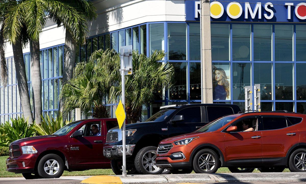 Traffic can get busy on Manatee County roads. The intersection of Cortez Road and U.S. 41 is 6th busiest intersection, seeing about 75,068 vehicles a day.