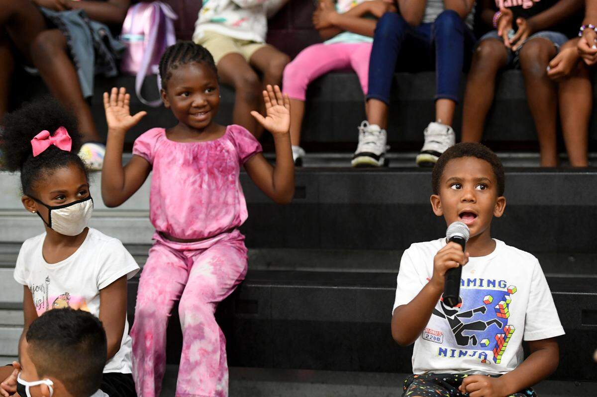 06/18/21—Youth from several community centers converged upon the 13th Av Dream Center for a Juneteenth celebration with author Vincent Taylor who used music and audience participation to teach and entertain. The celebration was directed by Dr. Sharon Jefferson of Rosalyn Walton Education and Enrichment Services.