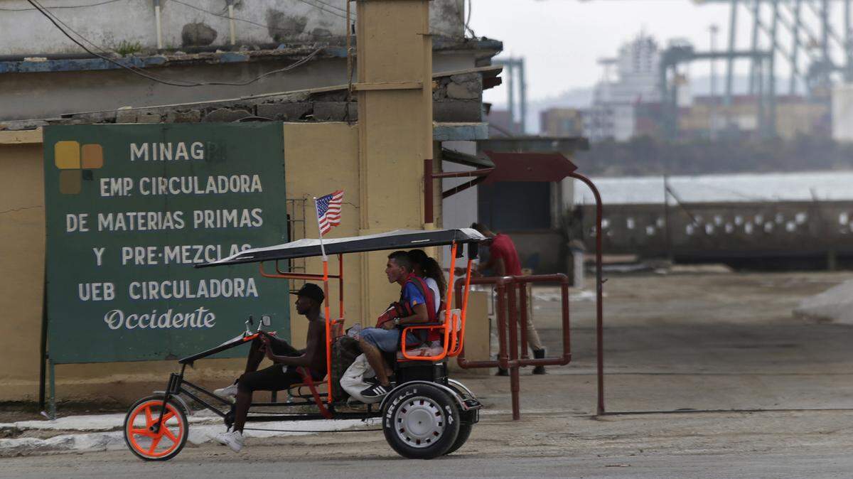 A gold rush of American businesses is expected soon after the U.S. trade embargo is lifted. The town of Mariel, Cuba, sits across the bay from an existing free trade zone, on March 23, 2016. (Robert Gauthier/Los Angeles Times/TNS)