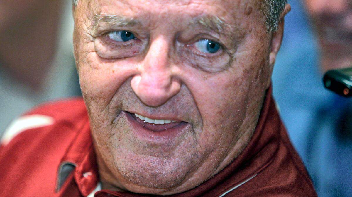 Florida State head coach Bobby Bowden speaks to the media during the ACC Kickoff college football media day in Greensboro, N.C., Monday, July 27, 2009. (AP Photo/Chuck Burton)