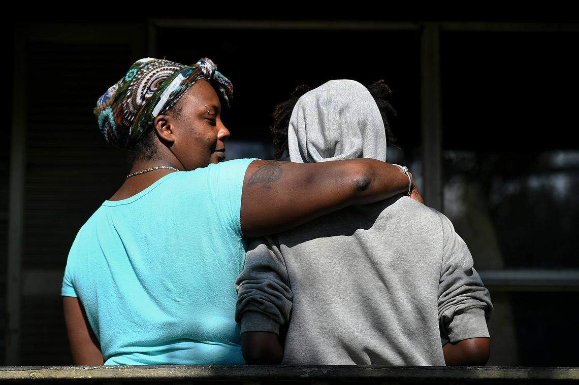 12/12/21—Cecelia Jones does not believe her daughter was treated fairly by school officials and a school resource officer after recording a fight at Palm View K-8 on her cellphone. The 12-year old refused to delete the video and hand over her phone after repeated commands and ended up handcuffed after a struggle.