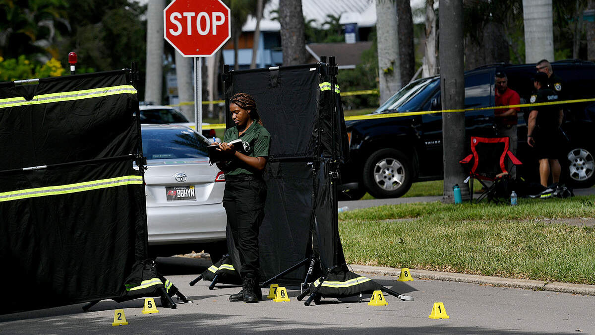 10/12/21—Officials investigate the scene of a homicide at the intersection of 7th Avenue West and 50th Street Court West. The Manatee County Sheriff’s office arrested Nicholas Koontz and charged him with the 2nd degree murder of Timothy Andricks.