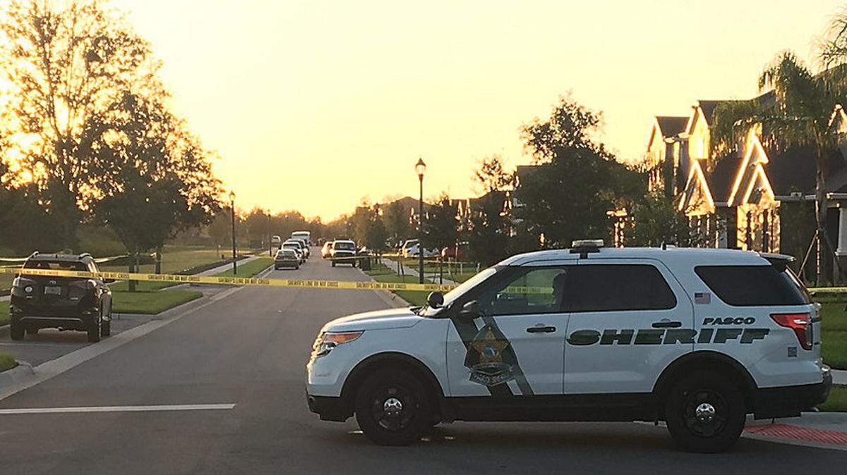 A Hillsborough County Sheriff’s Office deputy reportedly shot and killed a woman then himself in a Pasco County home.