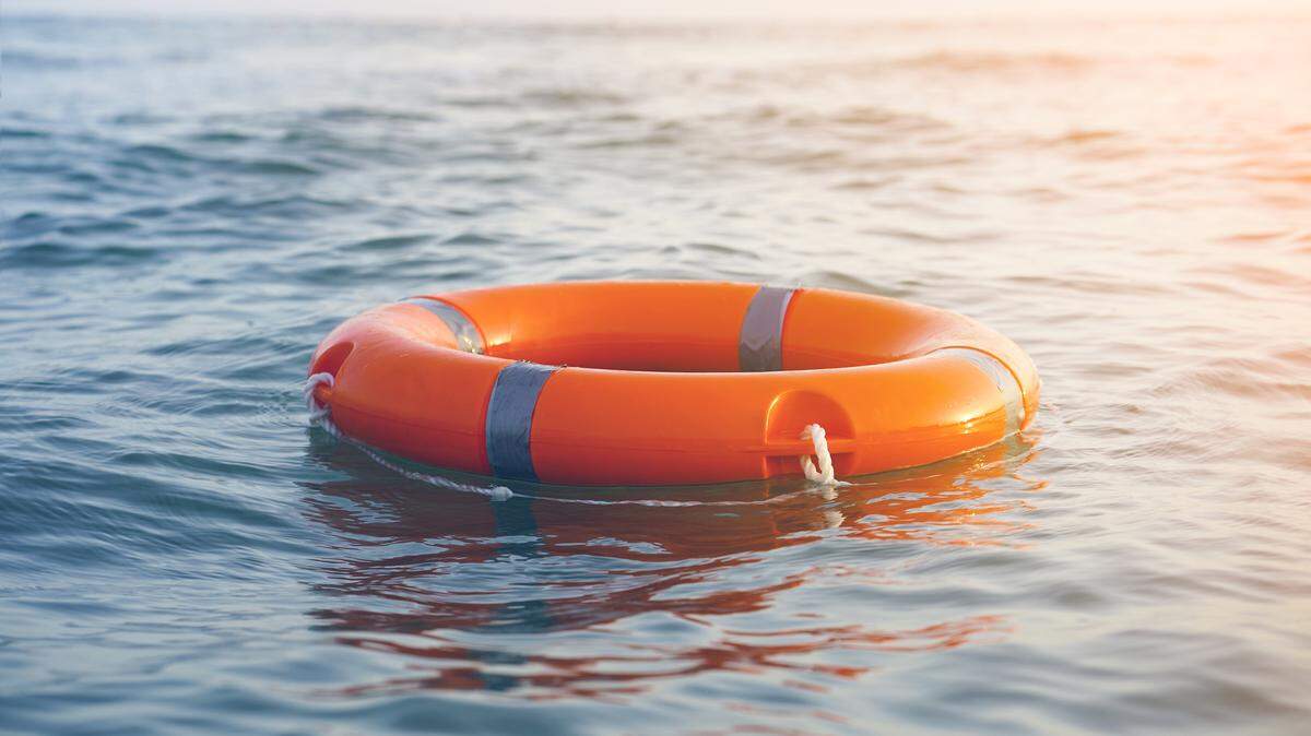 A 15-month-old toddler with family visiting Arkansas died after drawing in the pool of a vacation rental home, Bradenton police said.