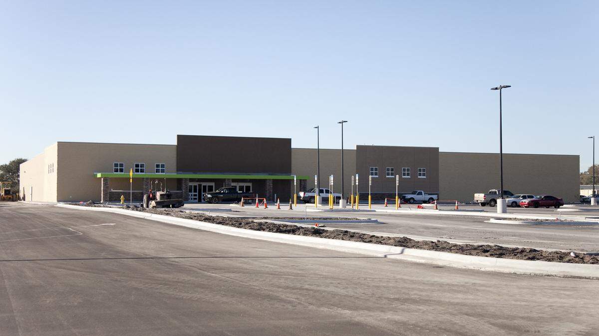 As of March 10, Bentonville, Ark.-based Wal-Mart will have a newly completed Wal-Mart Neighborhood Market ready to open at 4536 53rd Avenue E. The store is at the same intersection where a Publix grocery store is already operating and where a new Aldi store is expect to open later this year. MATT M. JOHNSON/Bradenton Herald