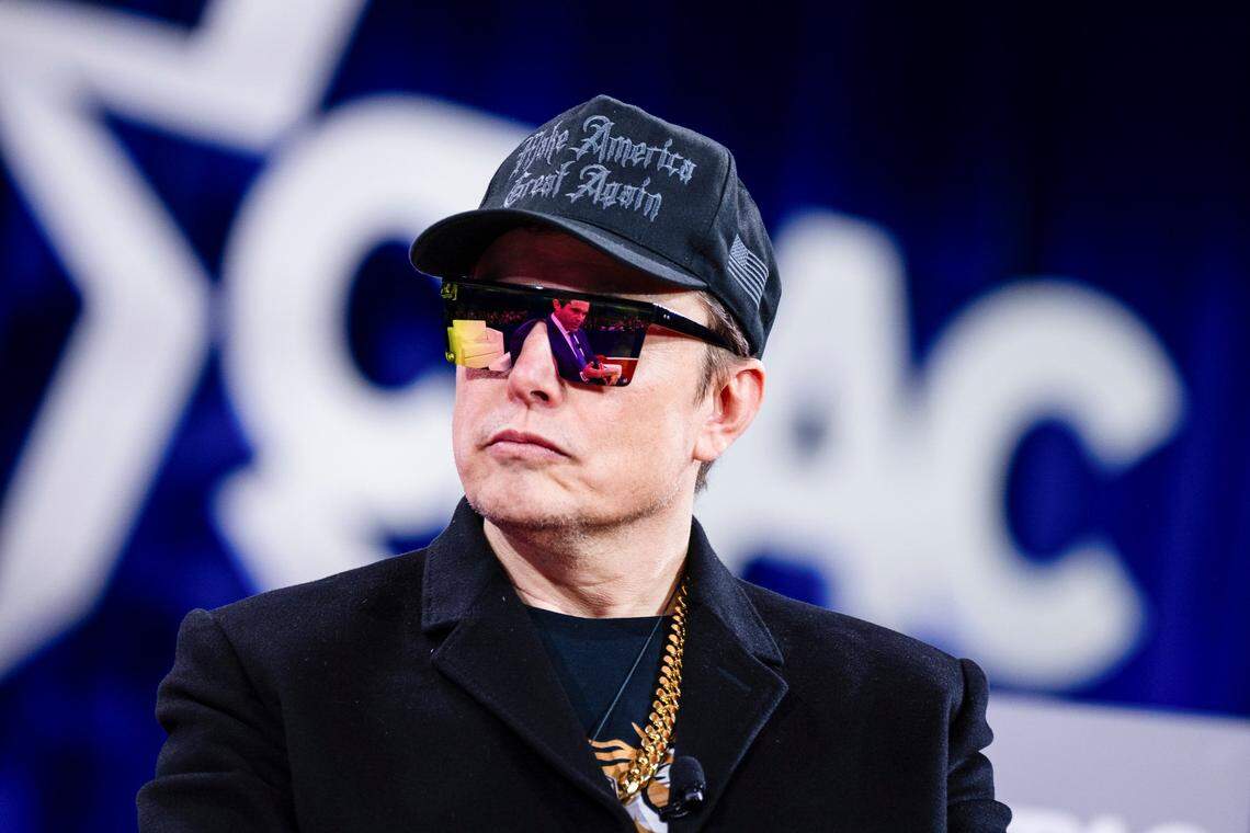 Elon Musk’s SpaceX is planning to build a satellite facility in Myakka City, building records show. (Eric Lee/The New York Times)