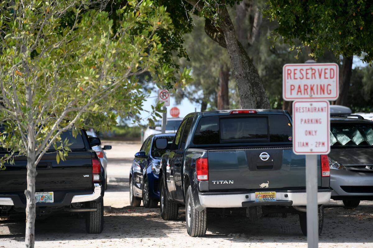 06/07/21—The popularity of the island beaches has always led to parking challenges, which has led to talks between the county and Holmes Beach to work on solutions.