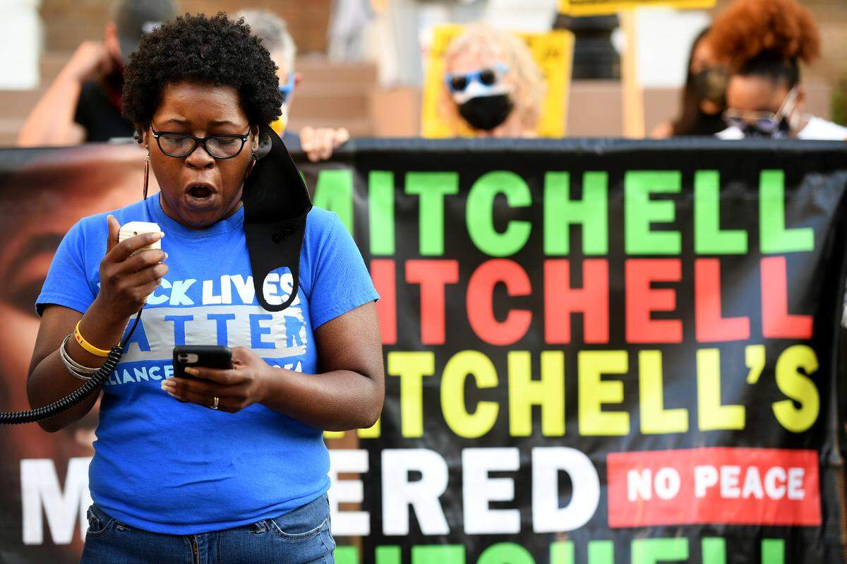04/21/21—A rally at the steps of the Manatee County Courthouse celebrates the jury verdict that found former police officer Derek Chauvin guilty of murder and manslaughter in the killing of George Floyd.