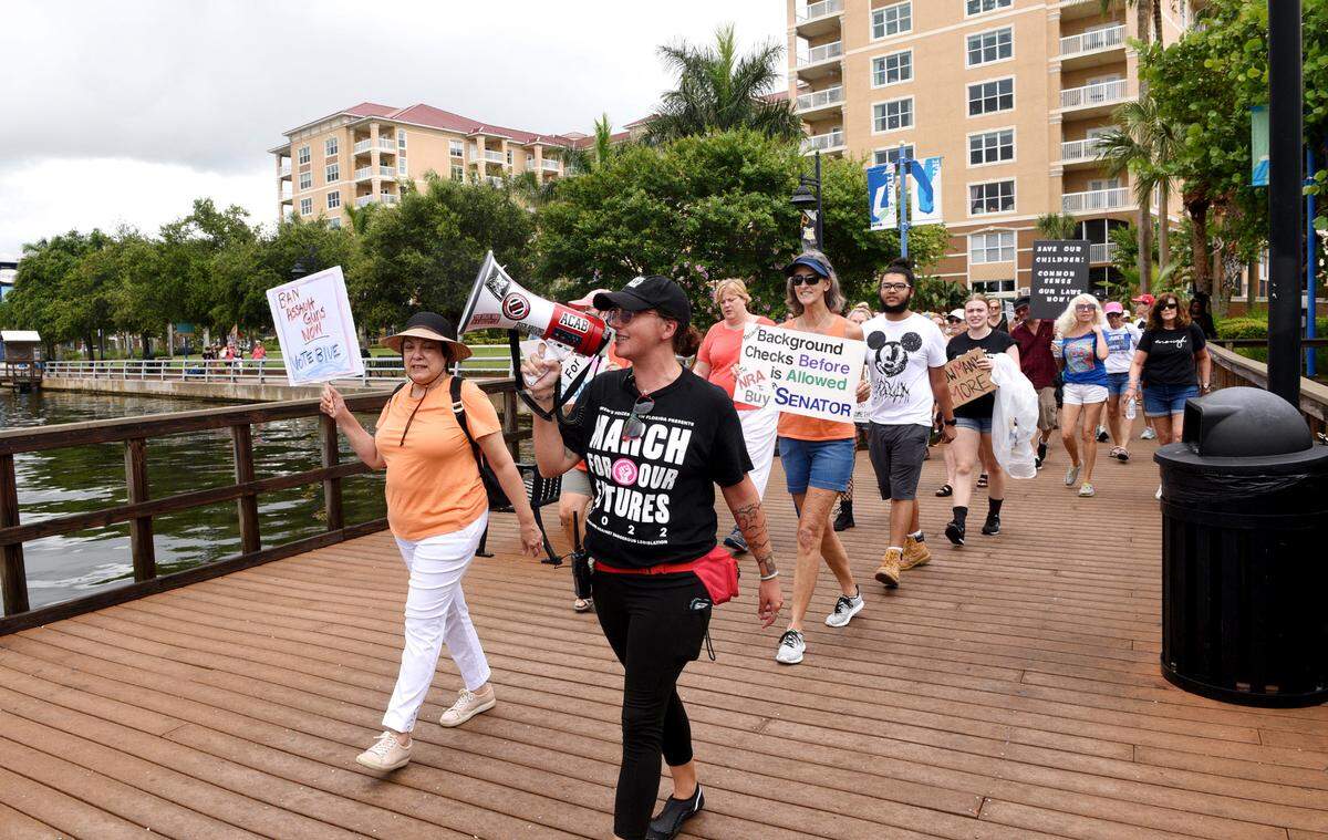 Kate Danehy-Samitz leads March For Our Futures, an anti-gun violence march and rally organized by Women’s Voices of Southwest Florida, marches from the Riverwalk splash park to Bradenton’s Historic Courthouse.