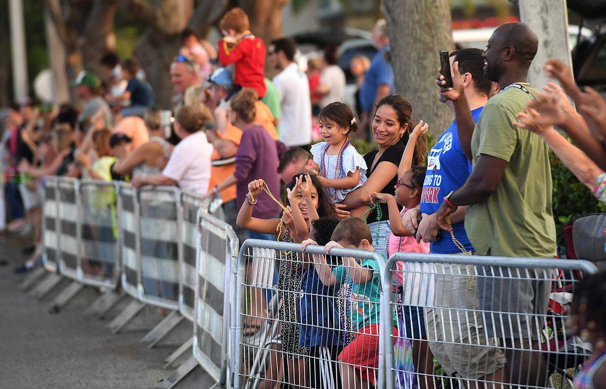 Crowds line up for the 2021 De Soto Grand Parade.