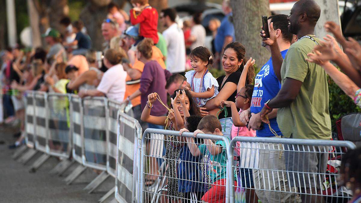 04/24/21--Crowds line up for the 2021 De Soto Grand Parade.